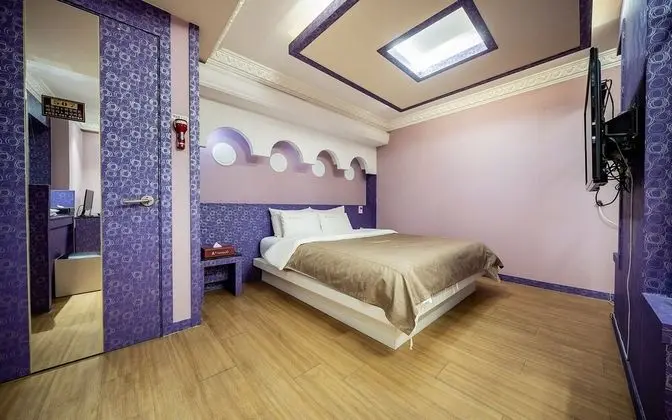 Oda (Special Room B(Netflix Massage bed Pa)