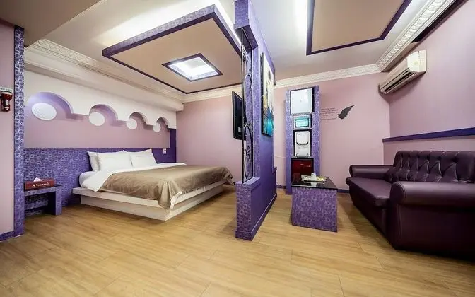 Oda (Special Room B(Netflix Massage bed Pa)