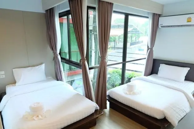 Deluxe Twin Room with Balcony