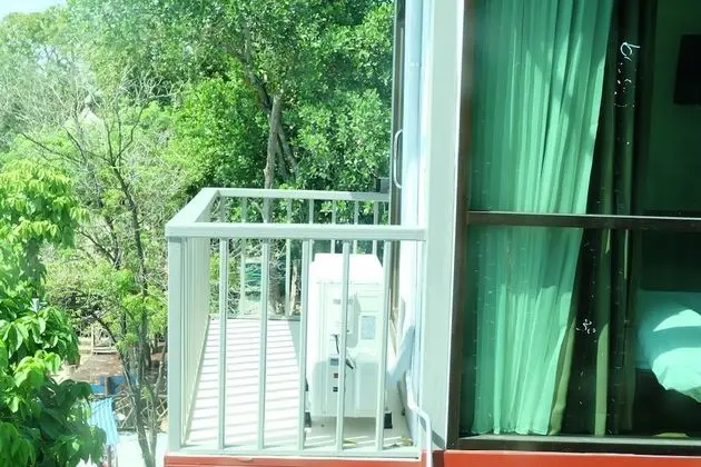 Deluxe Twin Room with Balcony