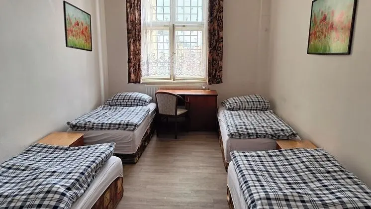 Basic Ortak Ranzalı Oda, Karma Ranzalı Oda (4-bedded)