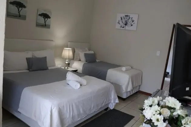 Tek Büyük Yataklı Oda, Bahçe Manzaralı (Family Room 1)
