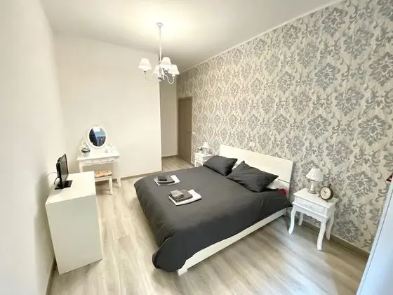 Tek Büyük Yataklı Oda, Ortak Banyo