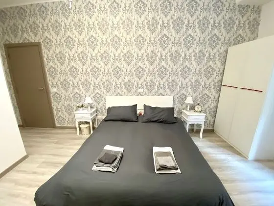 Tek Büyük Yataklı Oda, Ortak Banyo