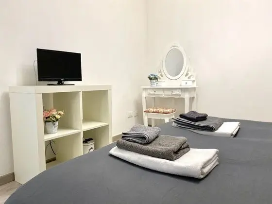 Tek Büyük Yataklı Oda, Ortak Banyo