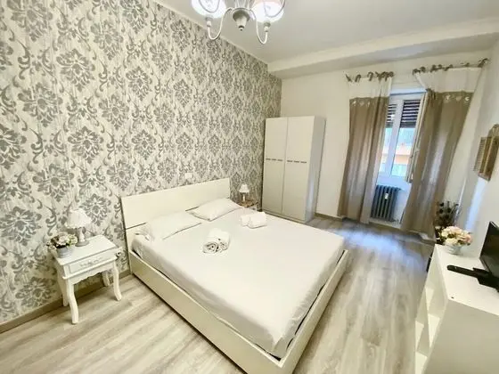 Tek Büyük Yataklı Oda, Ortak Banyo