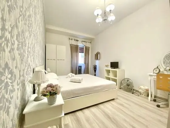 Tek Büyük Yataklı Oda, Ortak Banyo