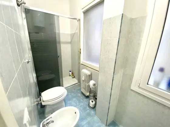 Tek Büyük Yataklı Oda, Ortak Banyo