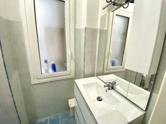 Tek Büyük Yataklı Oda, Ortak Banyo