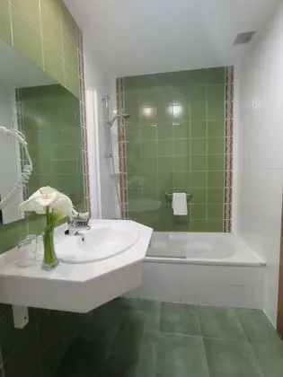 Üç Kişilik Oda, Engellilere Uygun, Özel Banyo