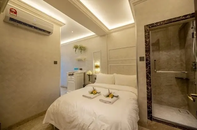 City Tek Büyük Yataklı Oda