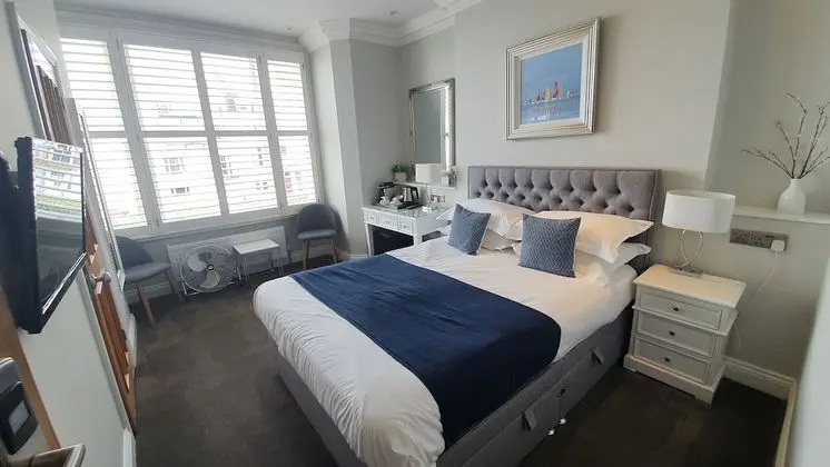 Design Oda, 1 En Büyük (King) Boy Yatak, Deniz Manzaralı