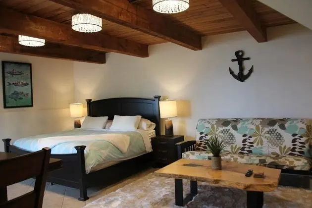 Oda (Private Oceanfront Room Hot tub & Sea)
