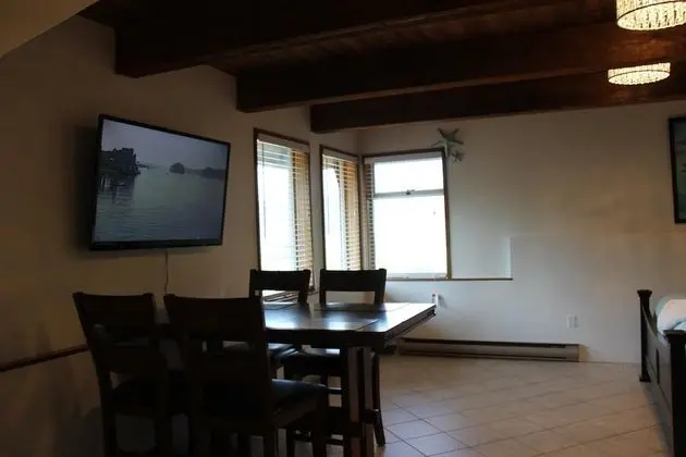 Oda (Private Oceanfront Room Hot tub & Sea)