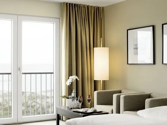 Deluxe Tek Büyük Yataklı Oda, Kısmi Deniz Manzarası