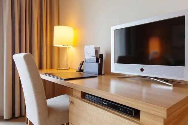 Deluxe Tek Büyük Yataklı Oda, Kısmi Deniz Manzarası