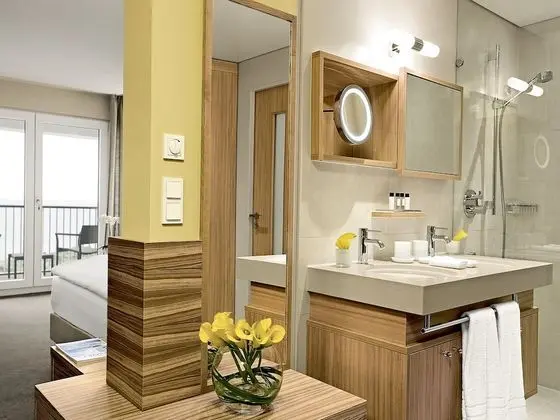 Deluxe Tek Büyük Yataklı Oda, Kısmi Deniz Manzarası