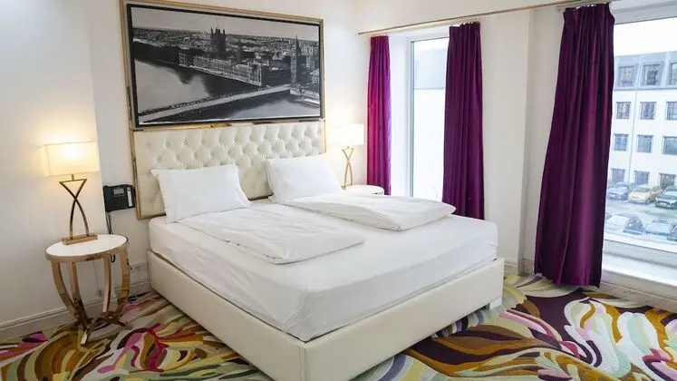 Tek Büyük Yataklı Oda