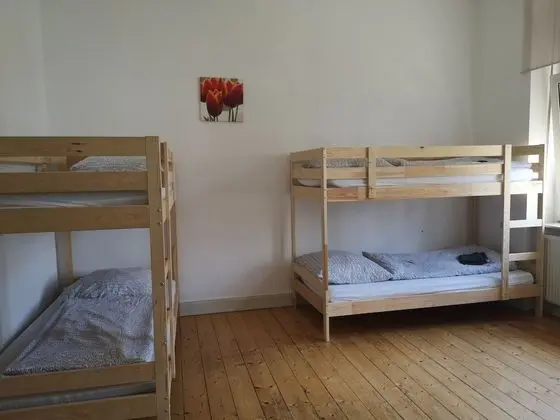 Ortak Ranzalı Oda, Karma Ranzalı Oda (1 bed in 4 bed dorm)