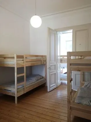 Ortak Ranzalı Oda, Karma Ranzalı Oda (1 bed in 4 bed dorm)