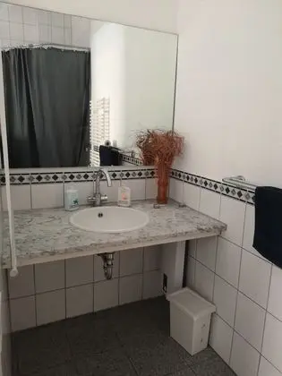 Ortak Ranzalı Oda, Karma Ranzalı Oda (1 bed in 4 bed dorm)