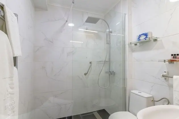 Üç Kişilik Oda