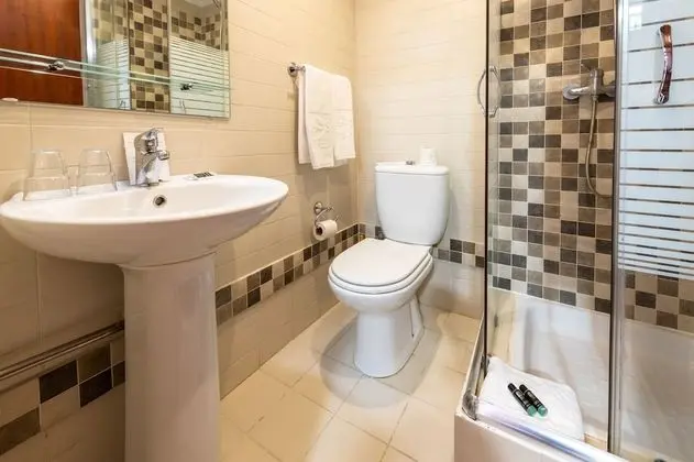 Comfort Tek Büyük Yataklı Oda