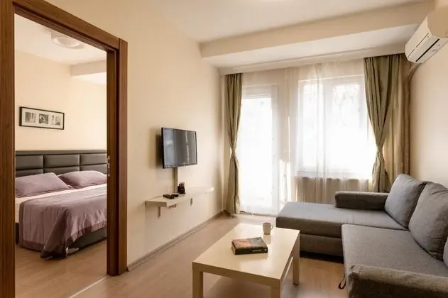 Çift Kişilik, Şehir Manzaralı