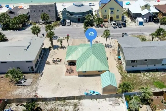 Ev (A Sandy Shore  (3/2))