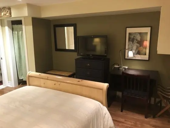Basic Tek Büyük Yataklı Oda, Banyolu/Duşlu (Retreat - Basement Level)