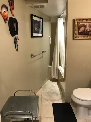 Basic Tek Büyük Yataklı Oda, Banyolu/Duşlu (Retreat - Basement Level)