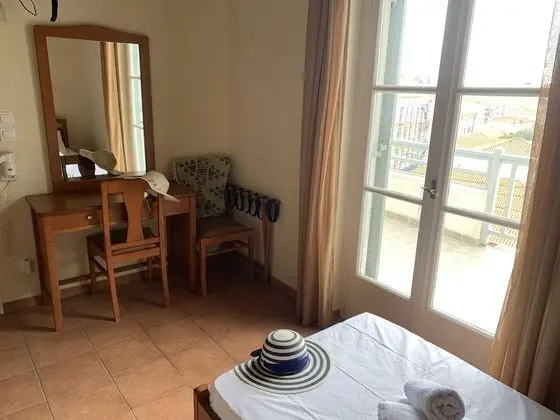 Comfort Tek Büyük veya İki Ayrı Yataklı Oda, Balkon