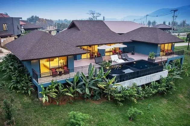 4 Bedrooms Pool Villa