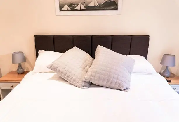 Superior Apart Daire, Banyolu/Duşlu, Bahçe Manzaralı