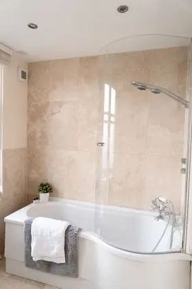 Superior Apart Daire, Banyolu/Duşlu, Bahçe Manzaralı