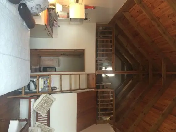 Kulübe (Log-Cabin Indlu)