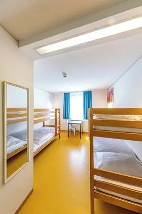 Ortak Ranzalı Oda, Karma Ranzalı Oda (1 Single Bed in 4-Bed Dormitory)