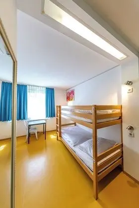 Ortak Ranzalı Oda, Karma Ranzalı Oda (1 Single Bed in 4-Bed Dormitory)