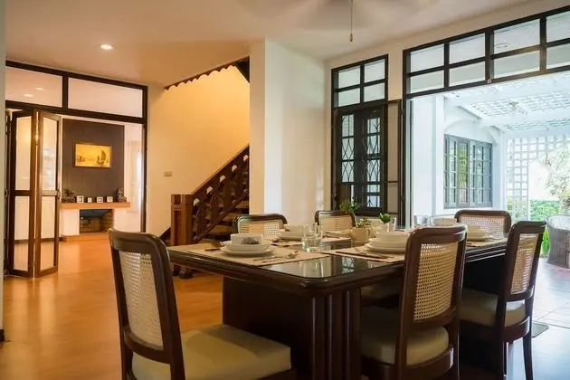 4-Bedroom House with Garden