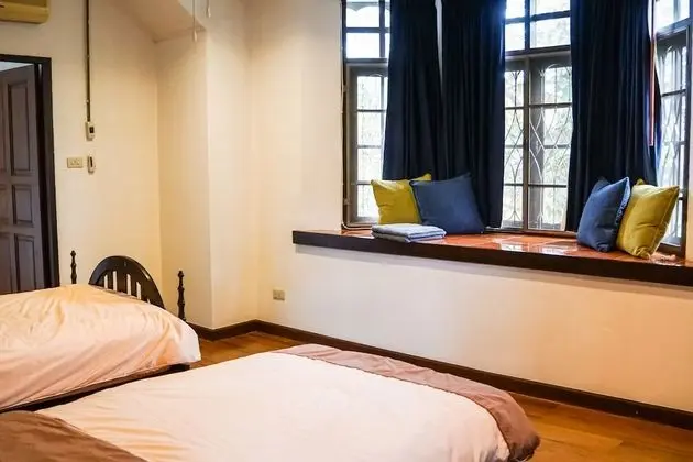 4-Bedroom House with Garden