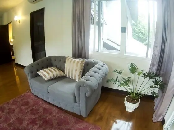 4-Bedroom House with Garden