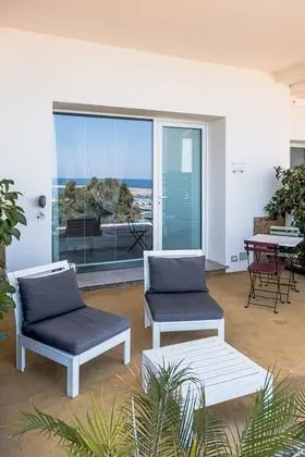 Deluxe Tek Büyük Yataklı Oda, Teras, Deniz Manzaralı