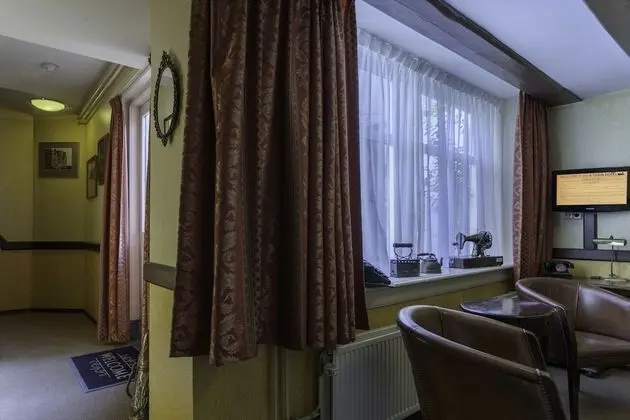 Old Dutch "Suite"