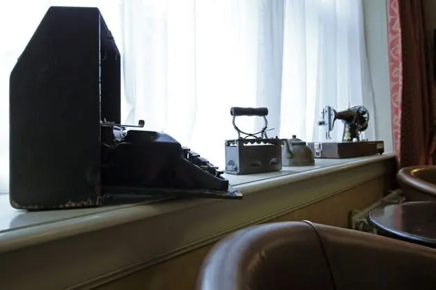 Old Dutch "Suite"