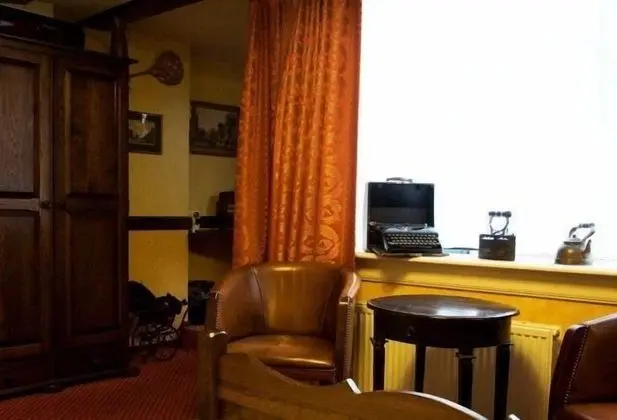 Old Dutch "Suite"