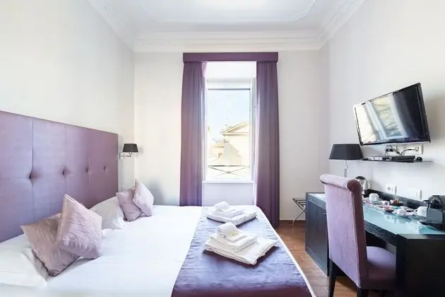 Classic Tek Büyük veya İki Ayrı Yataklı Oda