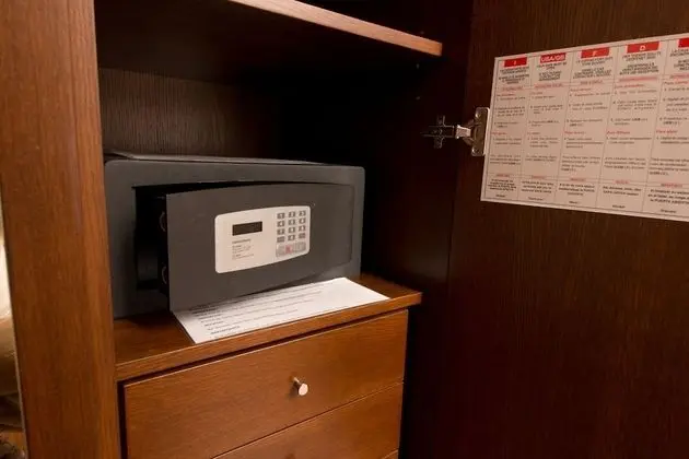 Deluxe Tek Büyük veya İki Ayrı Yataklı Oda