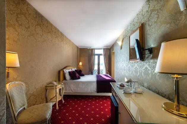 Büyük Yataklı Tek Kişilik Oda, Lagün Manzaralı