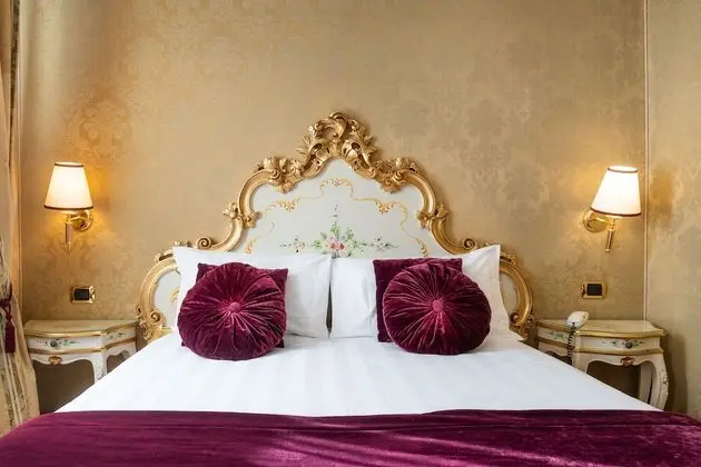 Classic Tek Büyük veya İki Ayrı Yataklı Oda