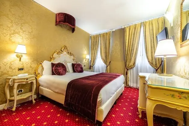 Classic Tek Büyük veya İki Ayrı Yataklı Oda